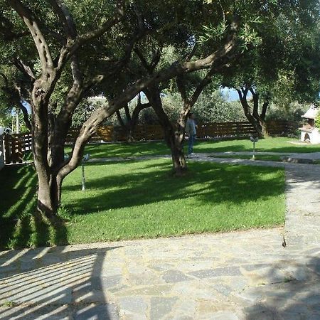 Villa Riza Exterior photo
