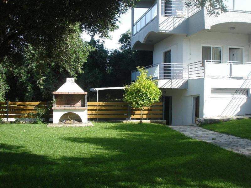 Villa Riza Exterior photo